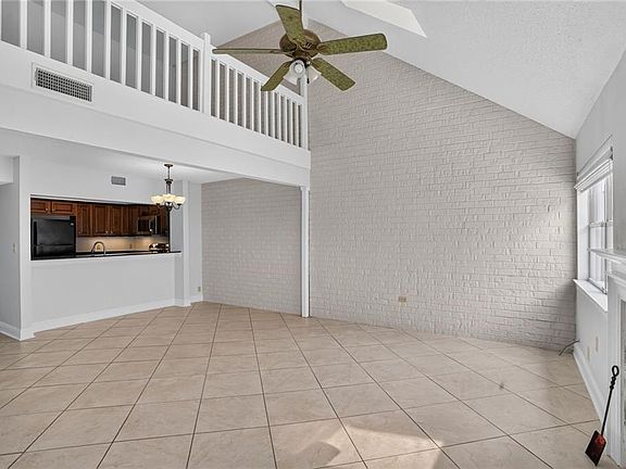 5th image of 5 Spinnaker Ln
