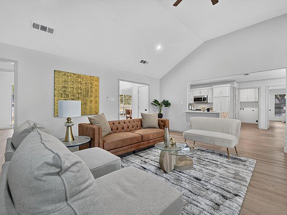 5th image of 10117 Stoneleigh Dr