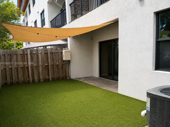 7809 NW 104th Ave APT 5, Doral, FL 33178