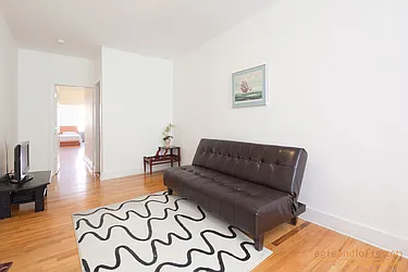 Rented by aptsandlofts.com