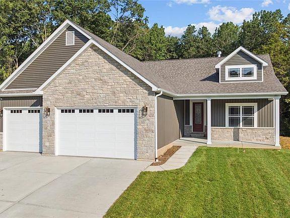 5th image of 413 Shady Trail Dr