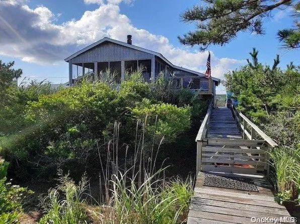 7 Sandpiper Walk, Davis Park, NY 11772