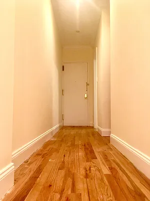 Rented by Premier Metro Realty Corp | media 8