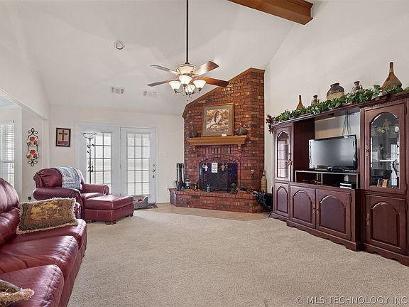 4th image of 5997 Putman Rd