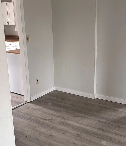 512 W 3rd Ave — Photo 10