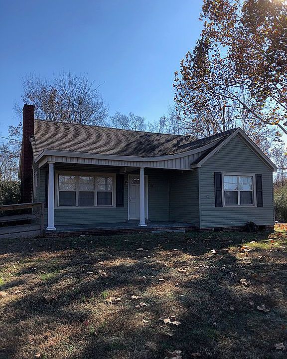 2nd image of 220 Natchez Trace Dr