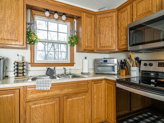 5th image of 187 Melrose Ct