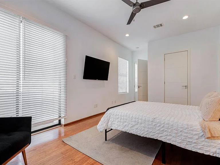 4115 Chartres St — Photo 33