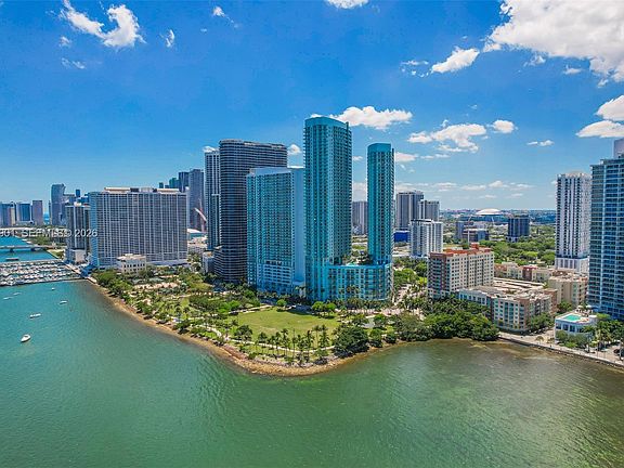 4th image of 2000 N Bayshore Dr APT 621