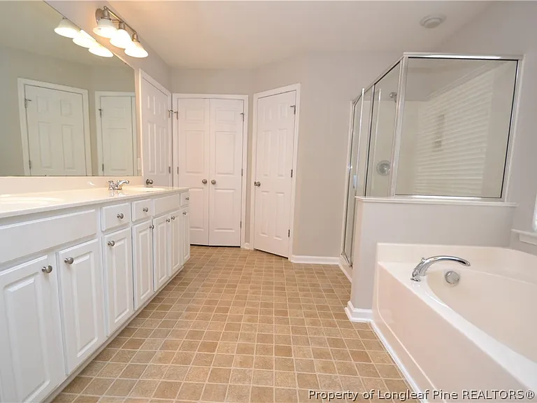 7830 Clover Creek Ct — Photo 27