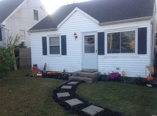 96 Johns Neck Rd, Shirley, NY 11967