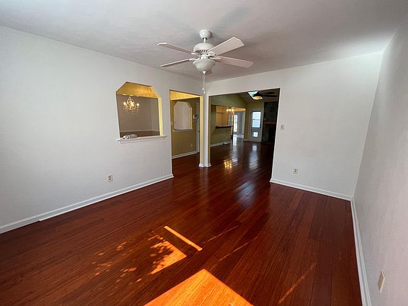 3rd image of 3008 Hornbeam Ct
