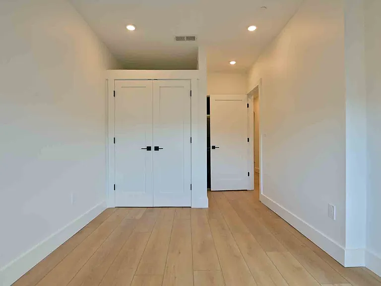 2641 4th St NE #2 — Photo 55