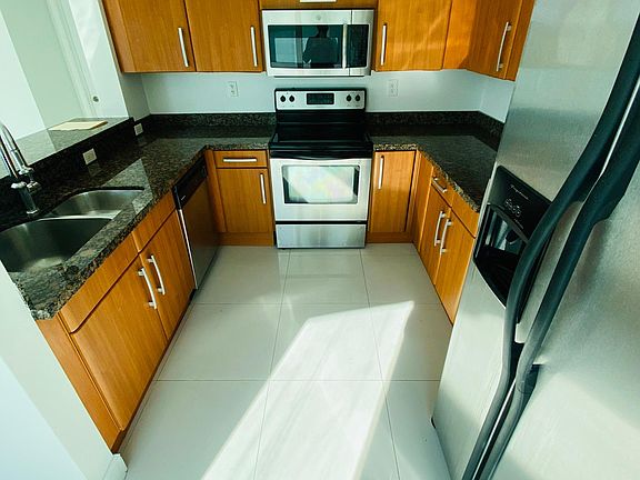 5th image of 6360 Collins Ave #614