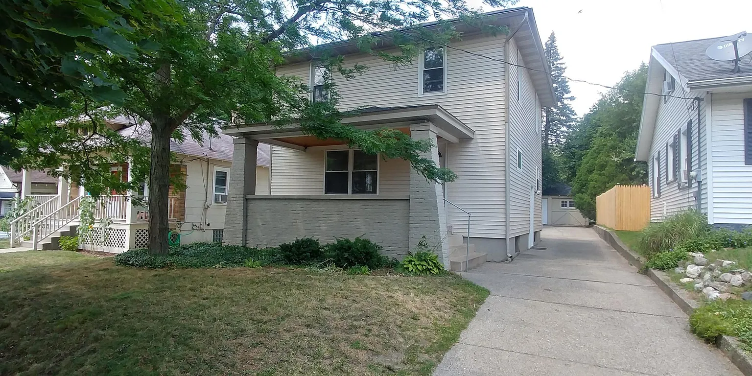 859 Ardmore St SE photo 1