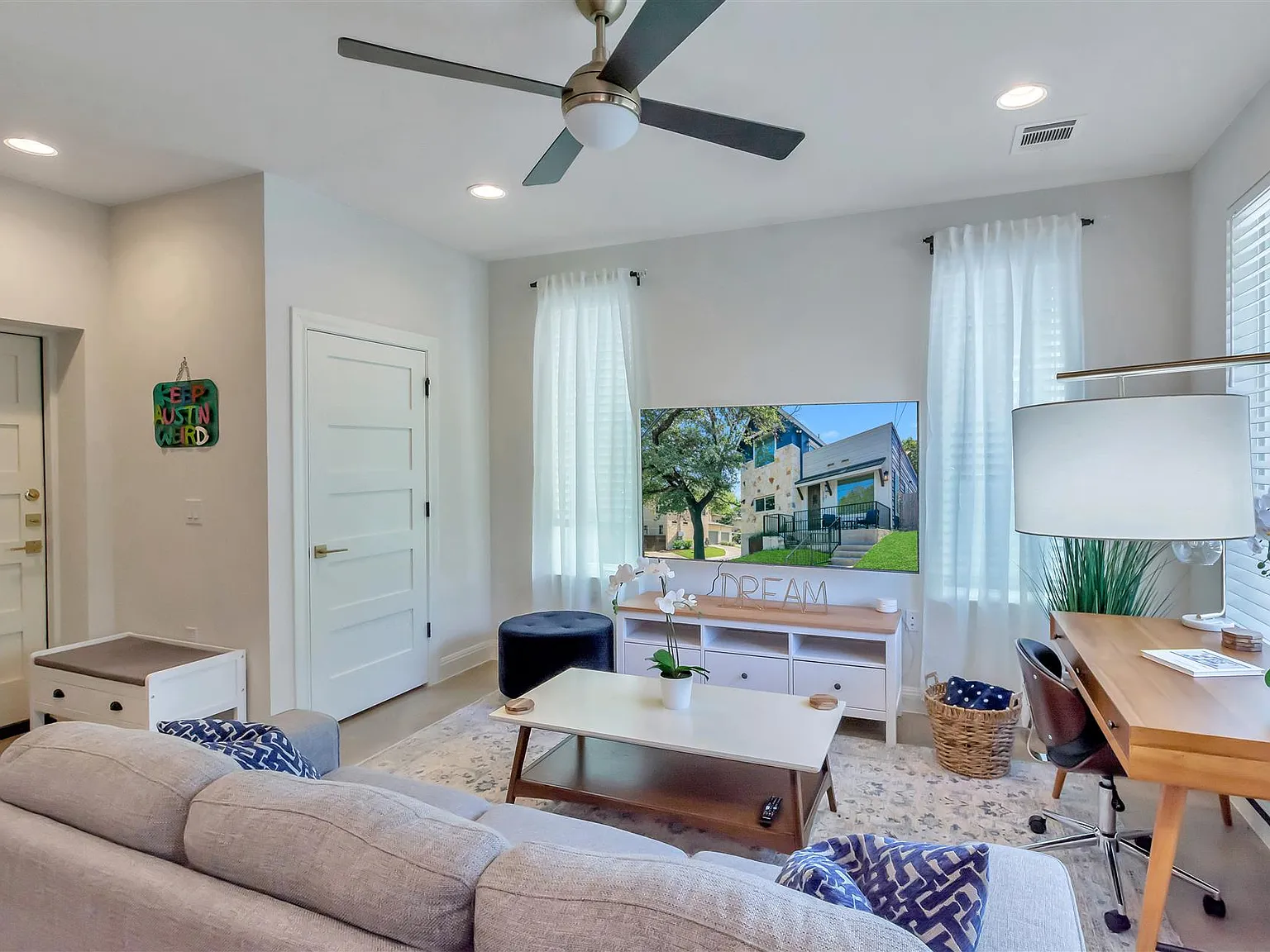 2 bed, 2.5 bath, 1100 sqft, $3,200 — Photo 3