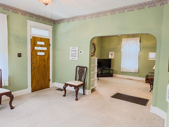 5th image of 411 Bloom St