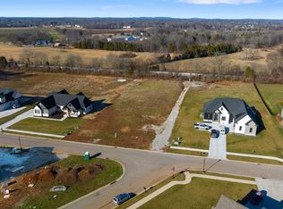 877 Mount Rainier Dr, Bowling Green, KY 42104