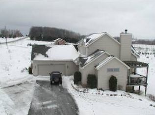 11460 E Richlyn Rd, Suttons Bay, MI 49682