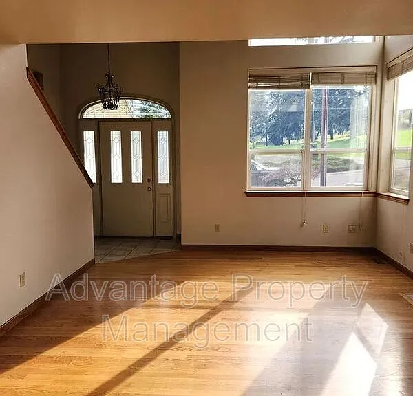 494 Nandina St — Photo 3