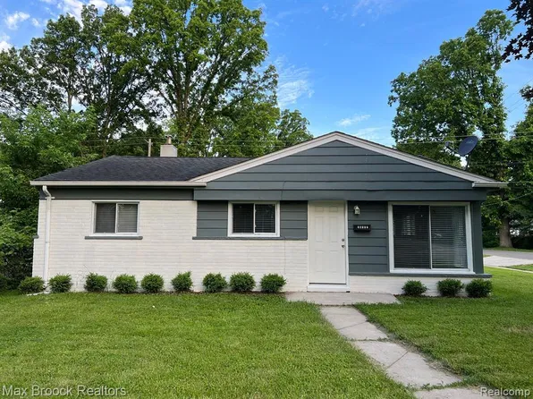 28177 Fairfax St, Southfield, MI 48076