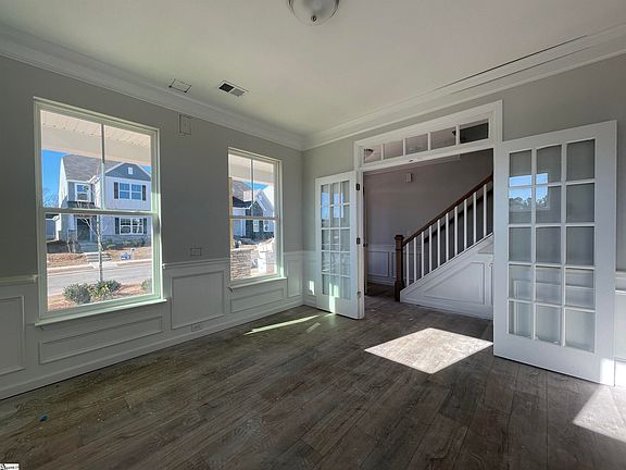 2nd image of 604 Columbus Cir Lot 2
