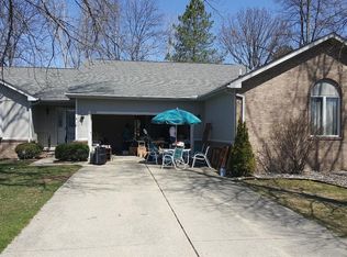 5422 Hickory Cir, Flushing, MI 48433