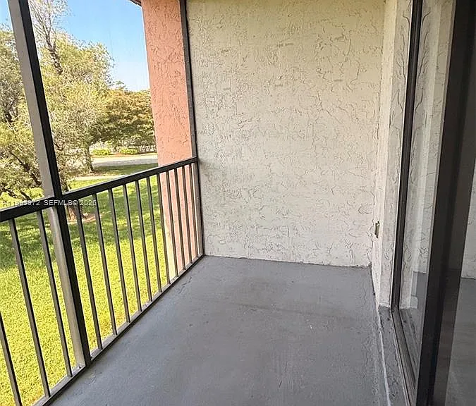 231 Lakeview Dr #204 — Photo 32