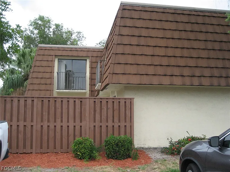 5245 Cedarbend Dr #2 — Photo 2