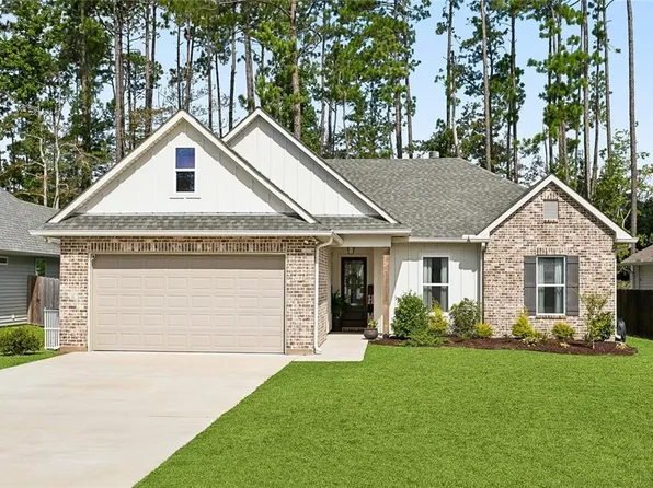 2312 Cours Carson St, Mandeville, LA 70448