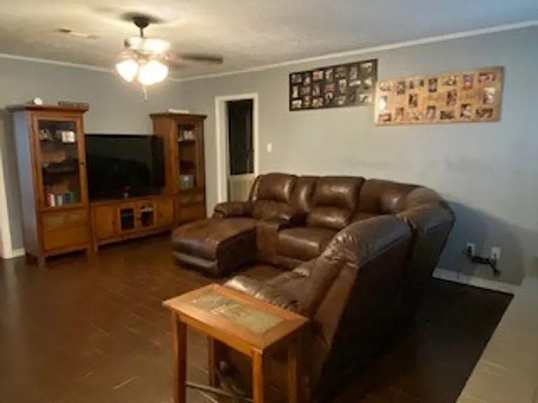 1206 Seminole St — Photo 9