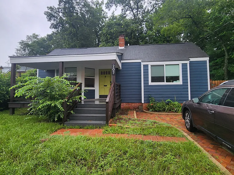 207 Highland Ave — Photo 1