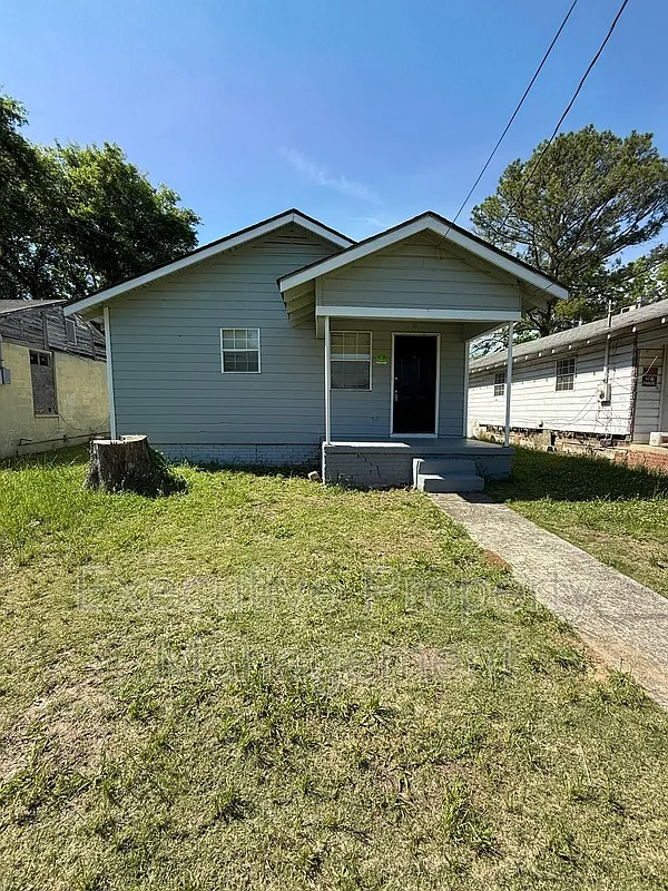 3 bed, 2.0 bath, 1008 sqft, $1,000 — Photo 1