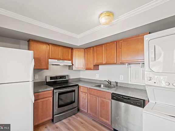 4th image of 8842 Oak Hollow Ct