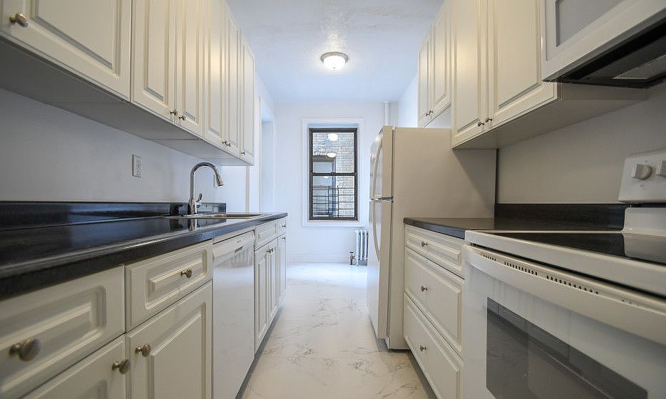 1st image of 2121 Cedar Ave APT 1A