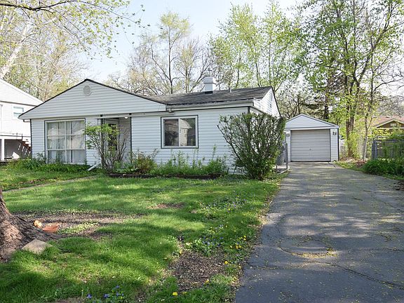 2nd image of 28 Meadowlark Ln