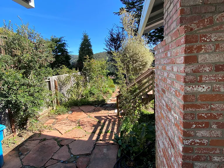 1091 Banyan Way — Photo 15