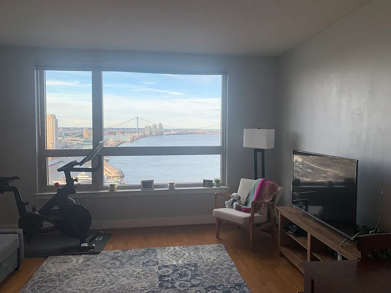 717 S Christopher Columbus Blvd #1612 — Photo 2