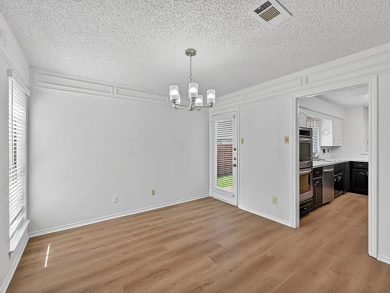 4018 Saint Christopher Ln — Photo 5
