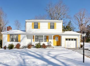 14 Autumn Dr, Tappan, NY 10983