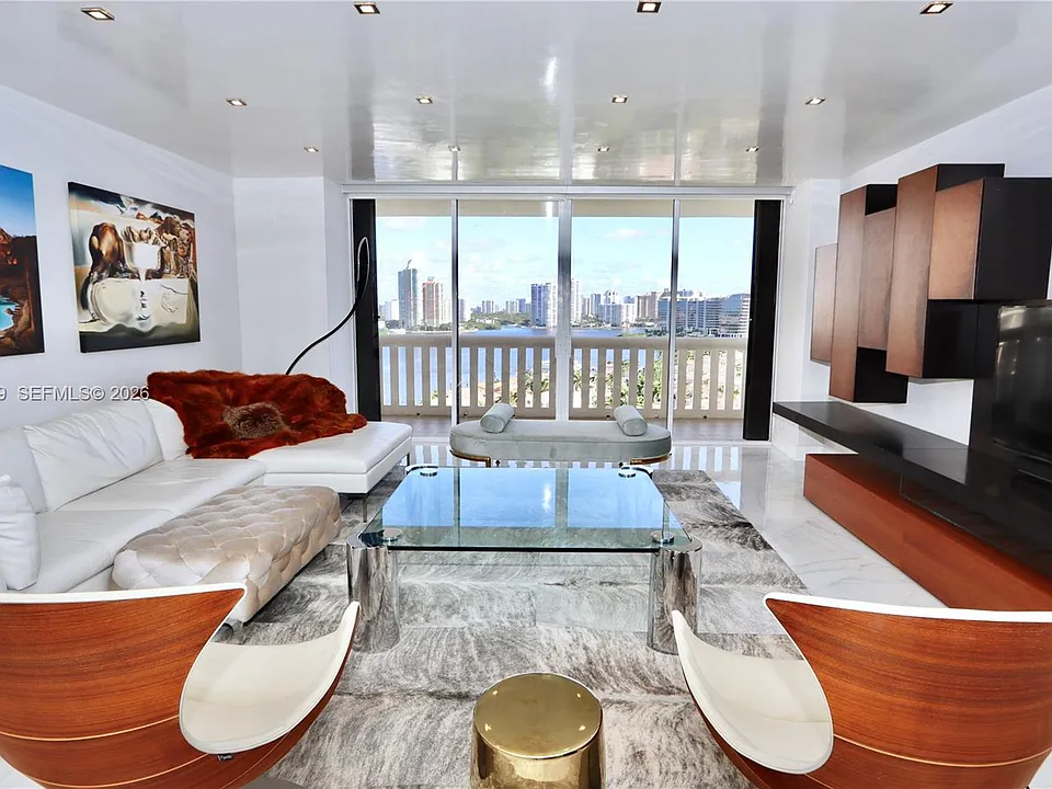 3000 Island Blvd #1603