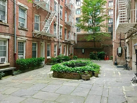 Rented by REAL New York | media 11