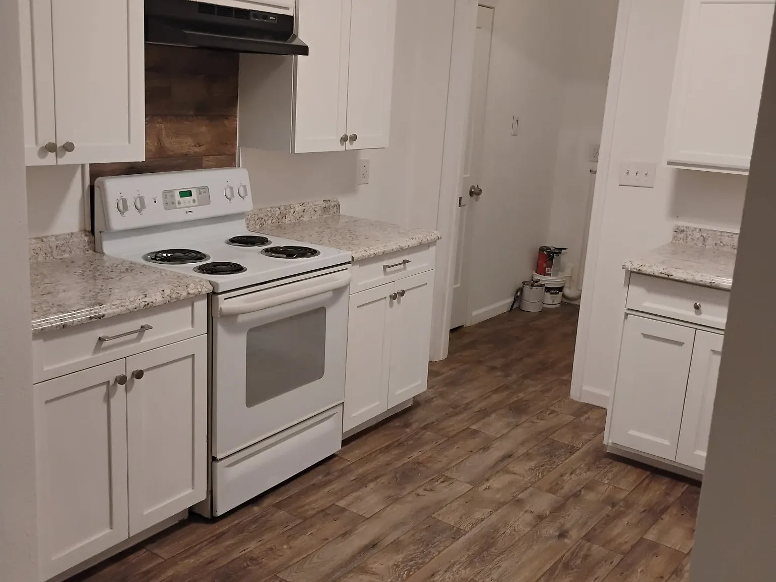 3 bed, 1196 sqft, $1,700 — Photo 2