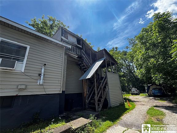 4th image of 609 Irving St