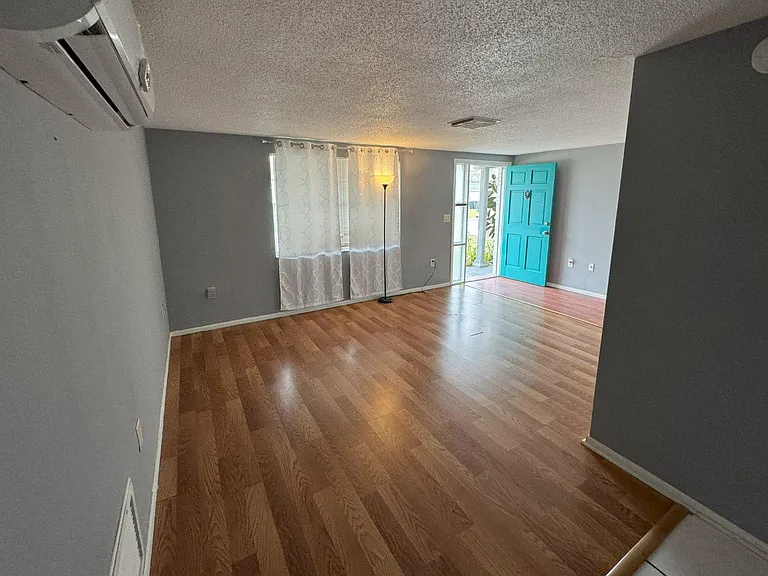7410 Castanea Dr — Photo 4