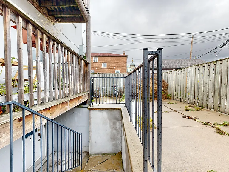775 Ossington Ave — Photo 4
