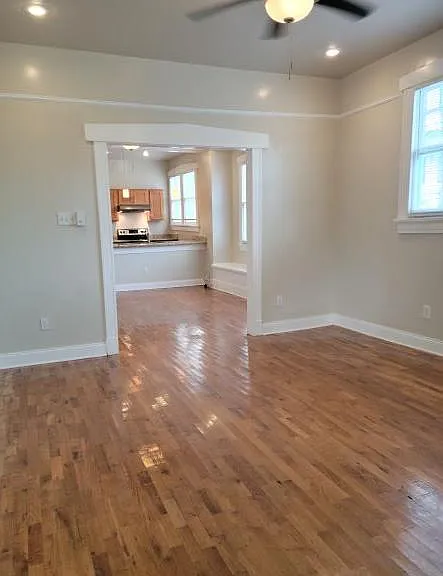 2136 Robert St — Photo 10
