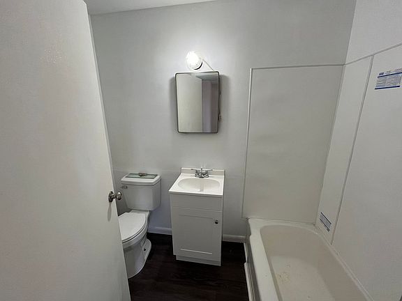 4th image of 102 Andrew St #2