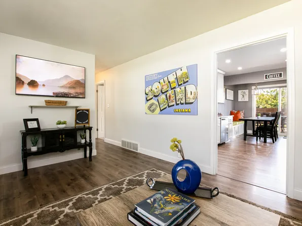 1536 Gordon Dr, South Bend, IN 46635