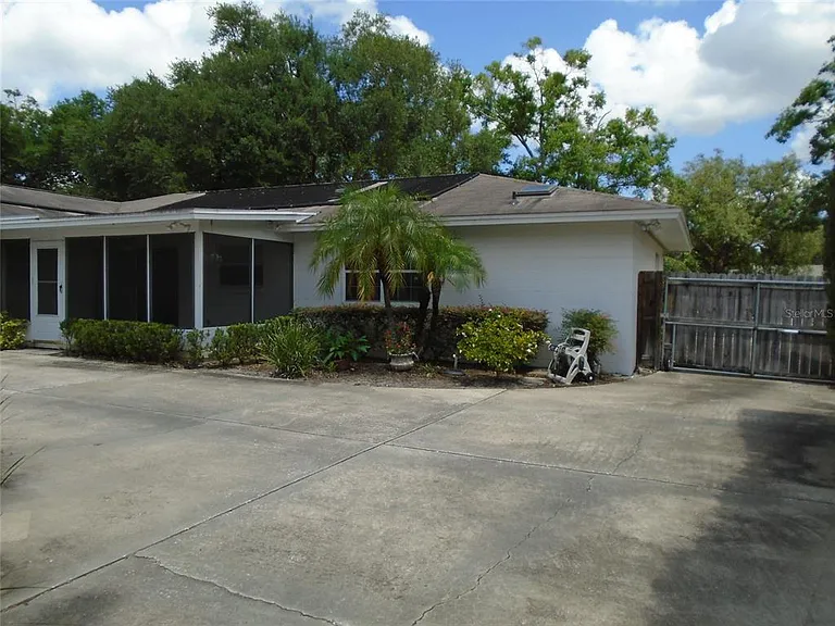 2430 Deloraine Trl — Photo 17